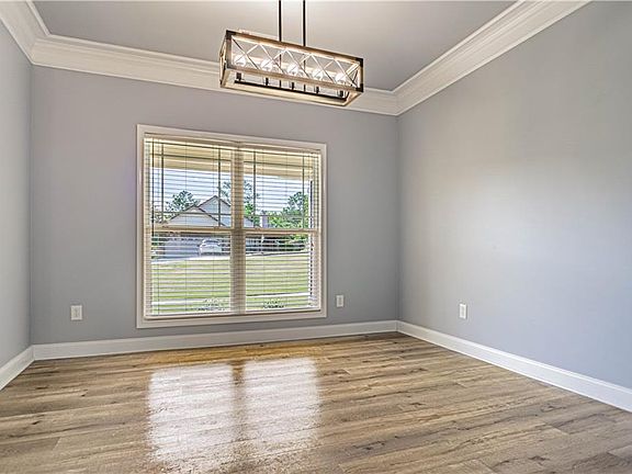 5th image of 93 Lee Road 2181