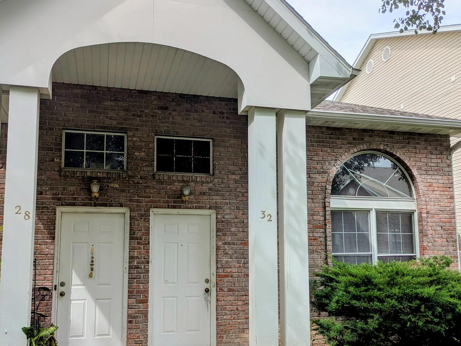 3 bed, 2.0 bath, $1,400 — Photo 1