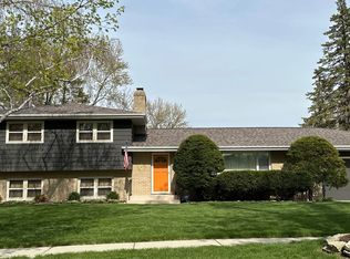 811 Diane Ave, Elgin, IL 60123