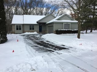 1860 Megans Meadow Dr, Commerce Township, MI 48390