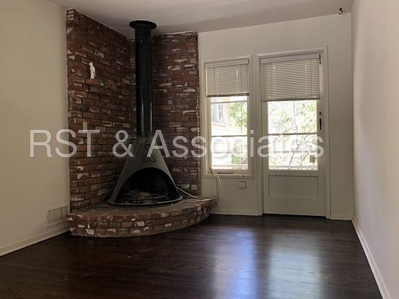 2nd image of 814 N Las Casas Ave