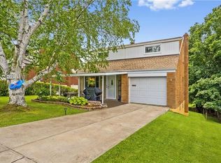 425 Blossom Dr, Pittsburgh, PA