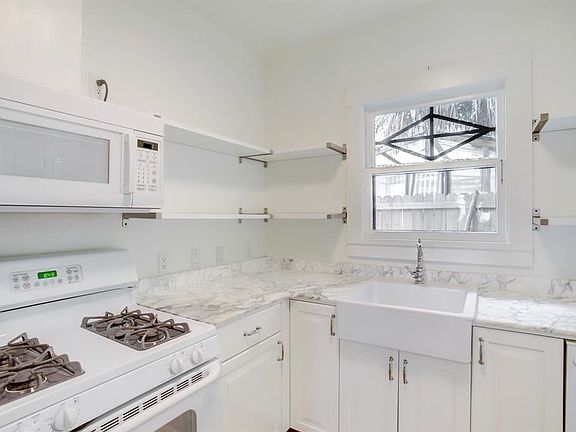 4th image of 923 Damon Ct