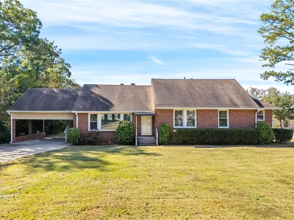 228 30th St, Opelika, AL 36801