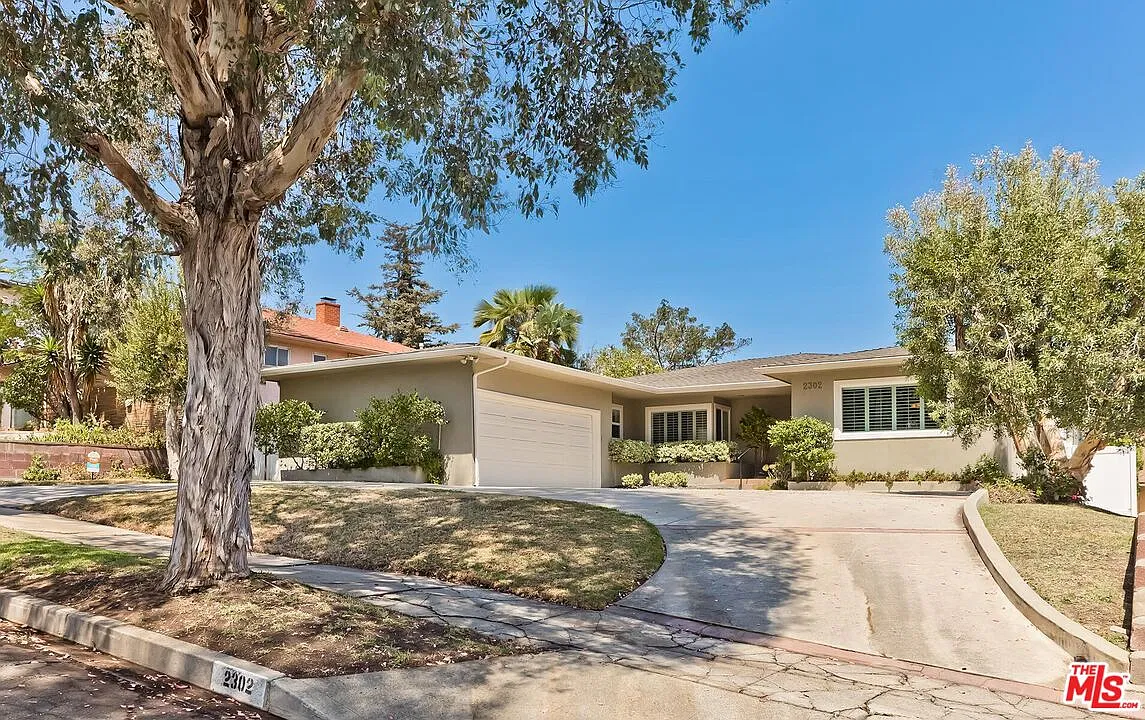 4 bed, 4.0 bath, 3245 sqft, $15,000 — Photo 1