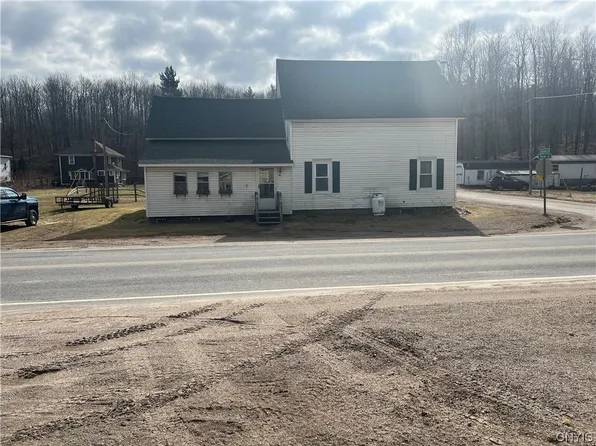 46 New St, Edwards, NY 13635