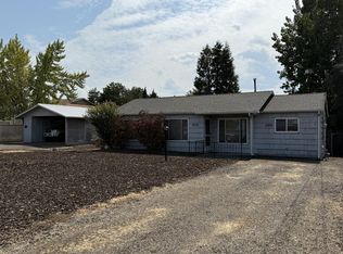 2076 Roberts Rd, Medford, OR 97504