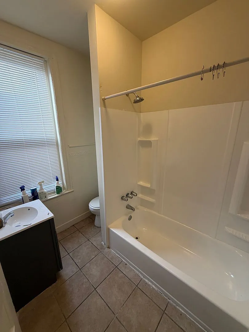 1103 Lindley Ave — Photo 3