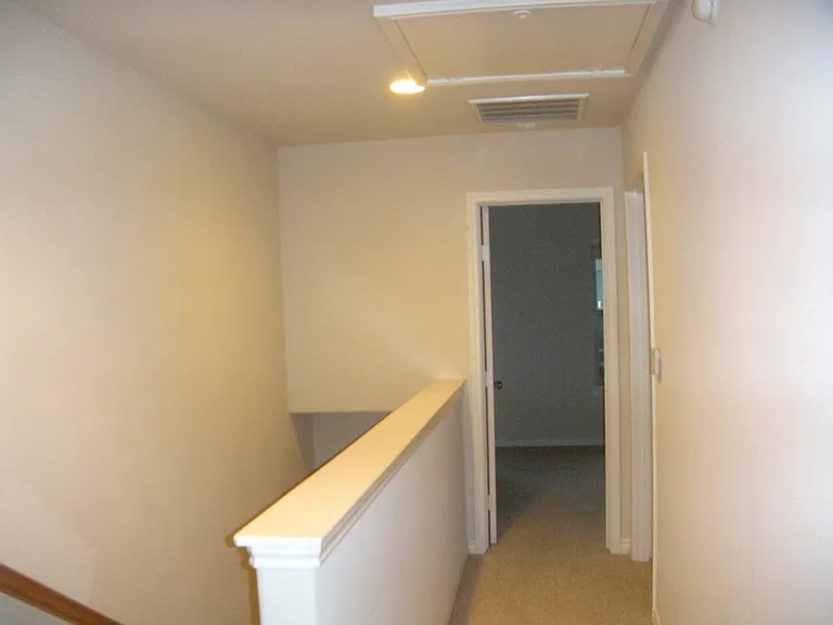 305 E 31st St #4 — Photo 12