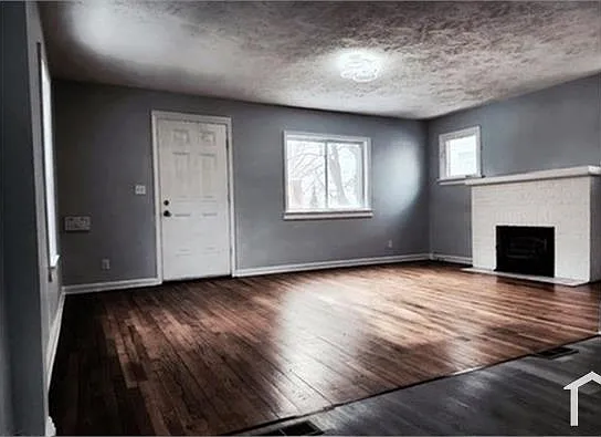 2 bed, 900 sqft, $1,295 — Photo 3