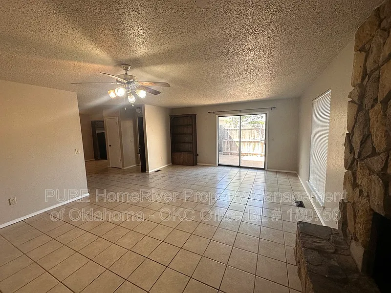 2 bed, 2.0 bath, 1240 sqft, $1,350 — Photo 2