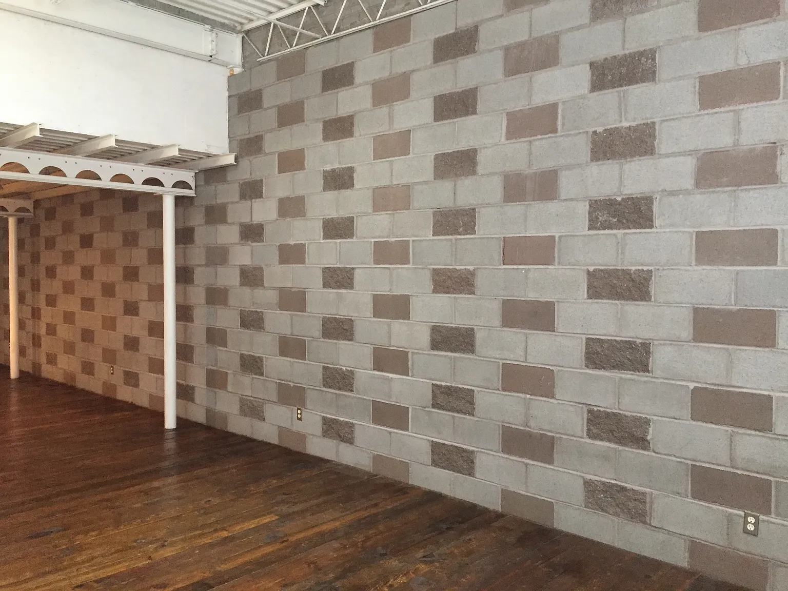 222 Peters St SW — Photo 4