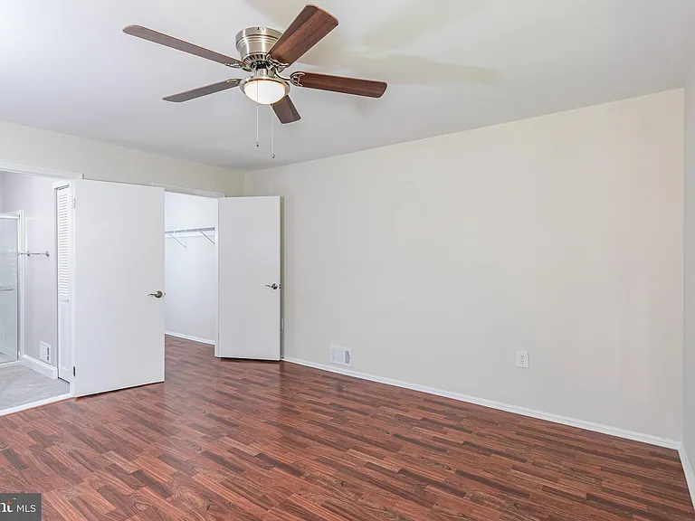 56 Barberry Ct — Photo 6