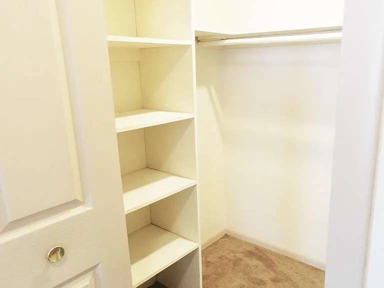 226 Prospect Street: Adult Living — Photo 11