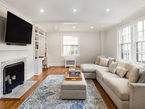 333 East 68th Street image 1 of 8