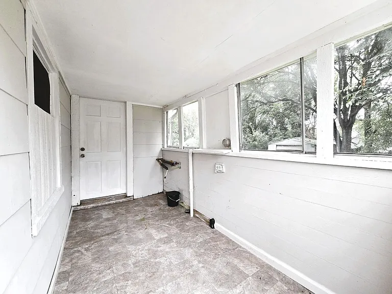 2239 Cobbs St — Photo 18