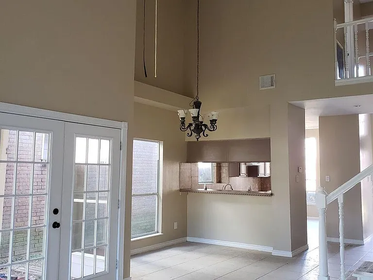 6649 Queensclub Dr — Photo 5