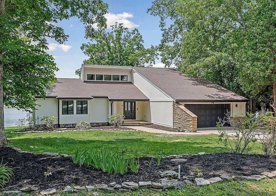 1st image of 249 Lakeside Dr