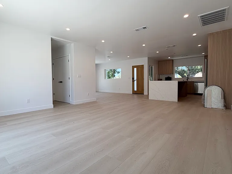 6200 Camellia Ave — Photo 8