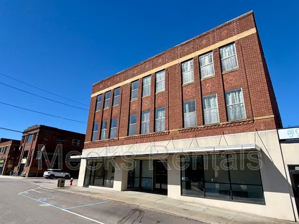 1095 Main St APT 6, Milton, WV 25541