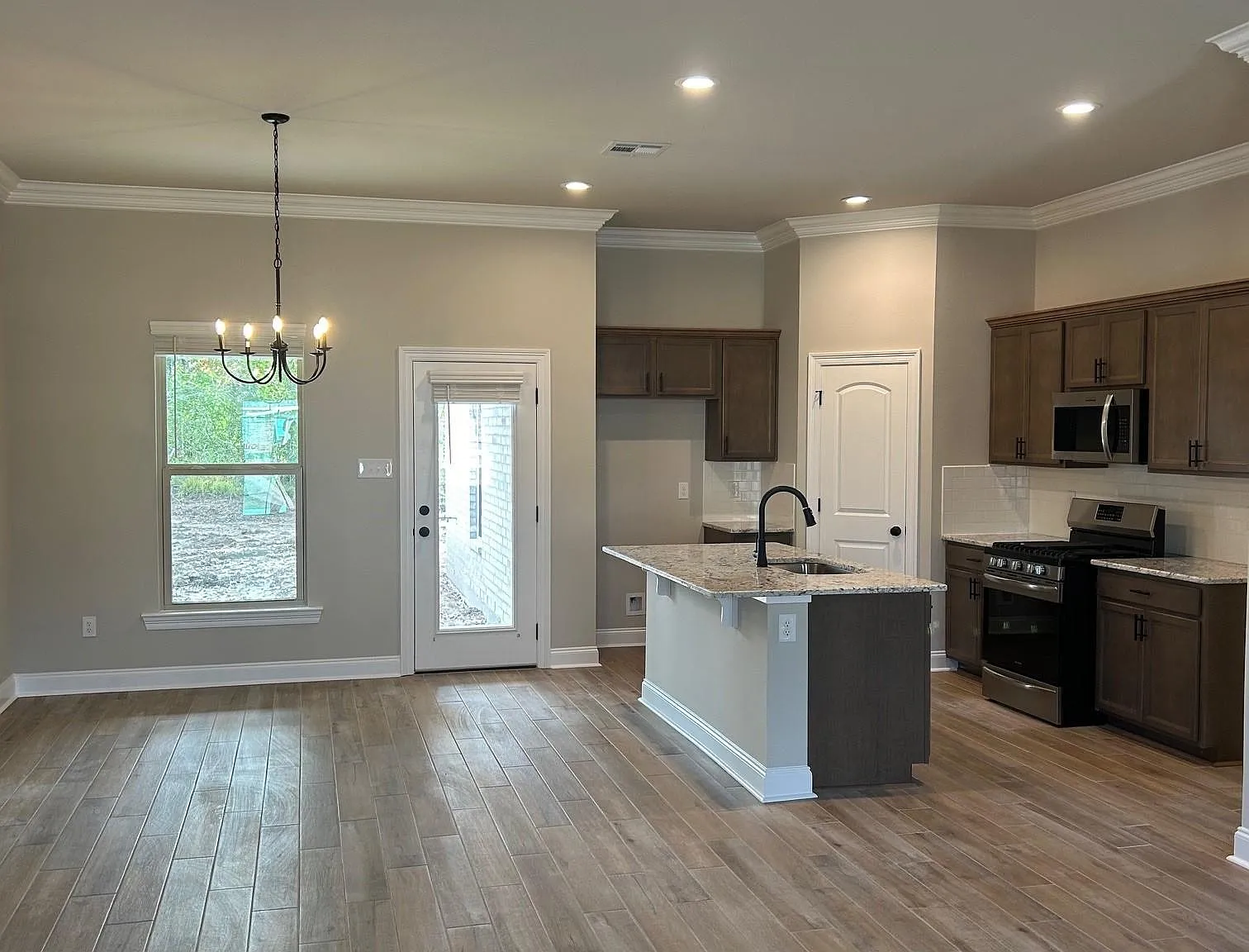 3 bed, 1656 sqft, $1,850 — Photo 4