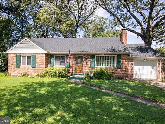 3rd image of 7104 Village Dr