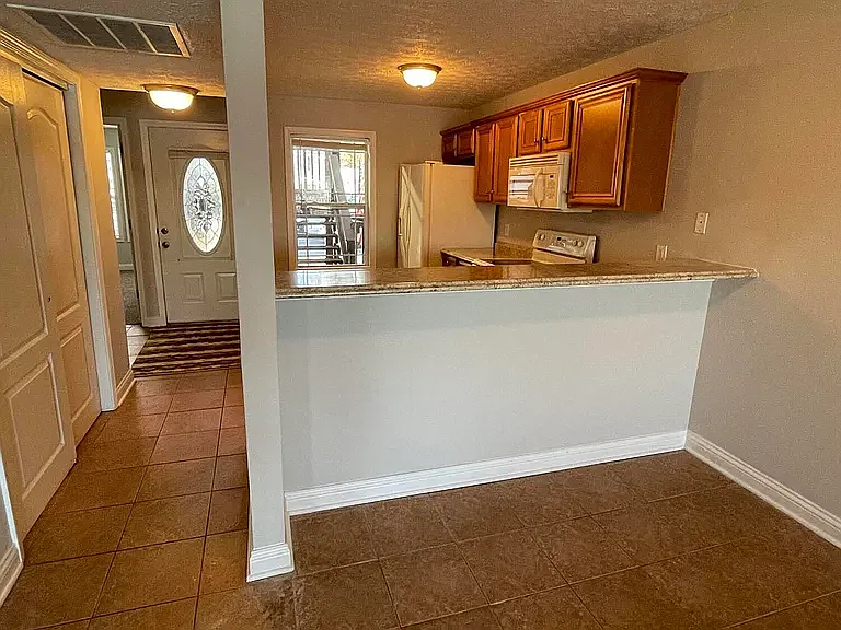 2414 Lake Park Rd — Photo 12