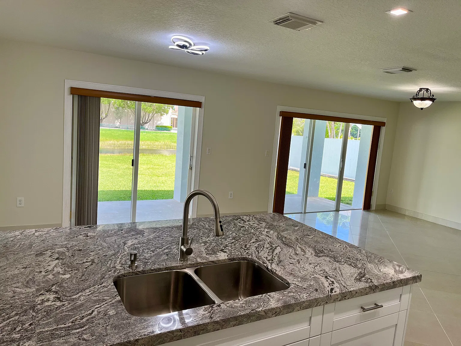 4 bed, 1483 sqft, $3,700 — Photo 3