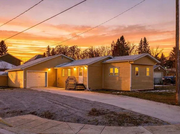 1205 NW Downie St, Carstairs, AB T0M 0N0