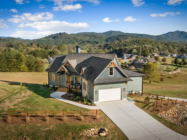 115 Bramshaw Ct, Young Harris, GA 30582