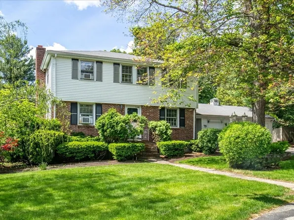 75 Lyons Dr, Westwood, MA 02090