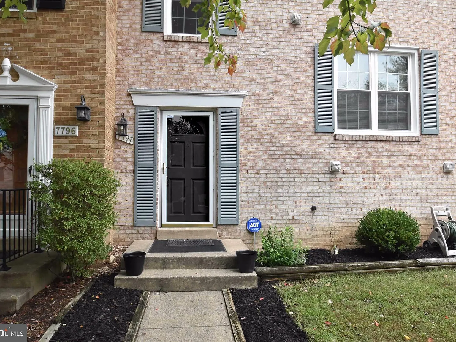 3 bed, 2.5 bath, 1846 sqft, $3,200 — Photo 2