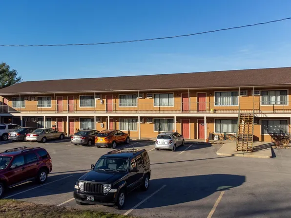 221 19th Ave SW, Rochester, MN