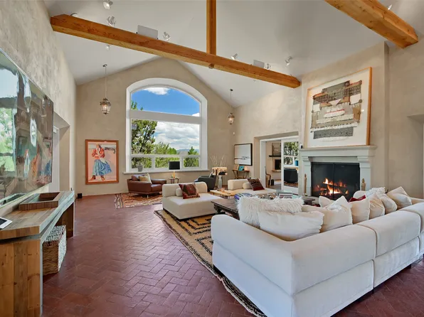 40 Silver Saddle, Lamy, NM 87540