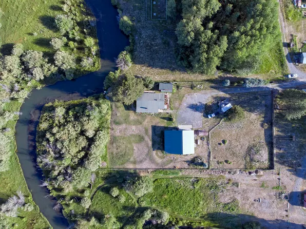 8889 1st St, Fort Klamath, OR 97626