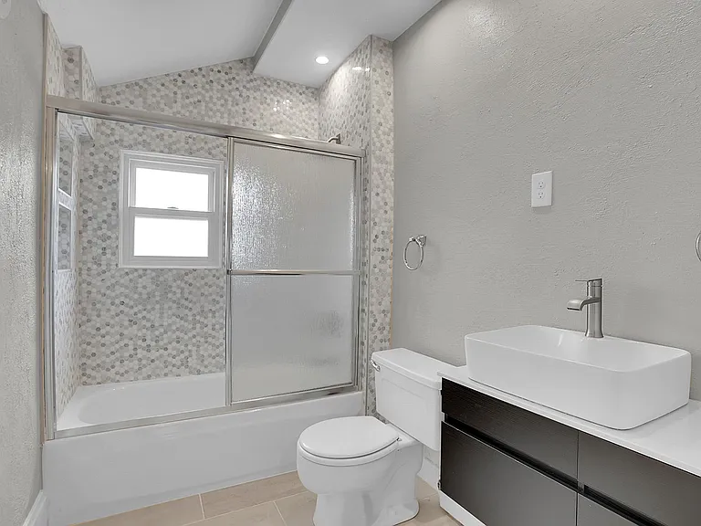 812 5th Ave #3 — Photo 12