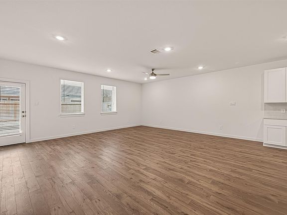 5th image of 3539 Shearwater St