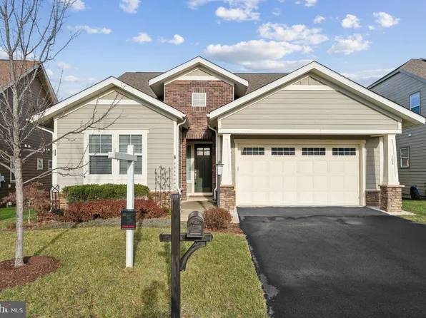 102 Cottontail Dr, Lake Frederick, VA 22630