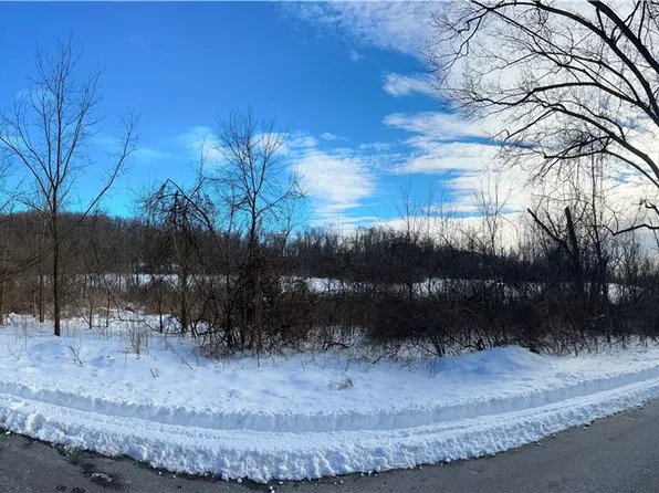 130 Henry Rd, New Stanton, PA 15672