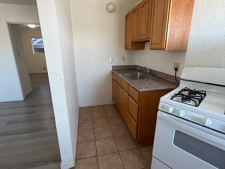 1810 E 25th St #206 — Photo 14