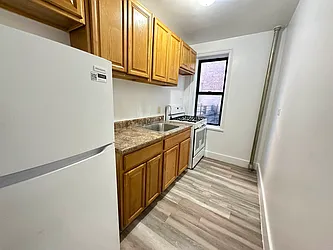2875 Bainbridge Avenue, #2D