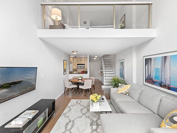 5th image of 2373 Broadway #722/822