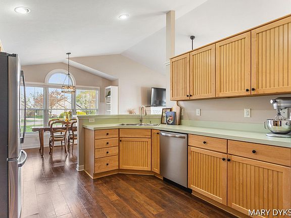 2nd image of 11833 Willow Wood N