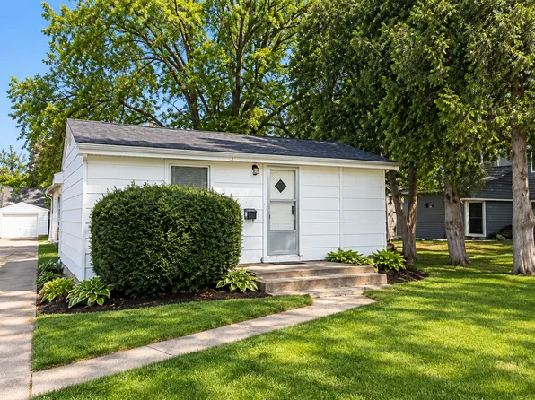 1923 E Ridgeway Ave, Waterloo, IA 50702
