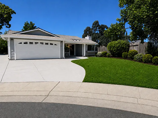 502 Butler Ct — Photo 1