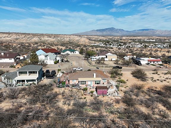 2nd image of 877 S Ridge Dr