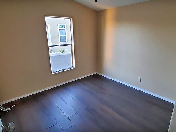 4th image of 100 Woodlawn Ave Space 1