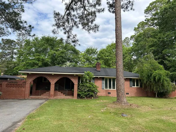 90 S Collins St, Reynolds, GA 31076