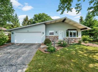806 Mark Dr, Verona, WI 53593