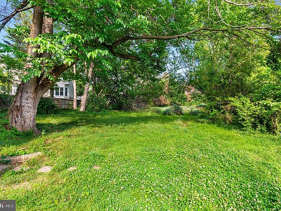 3rd image of 8413 Rainbow Rd